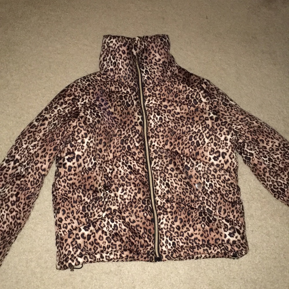 Leopard puffer coat
